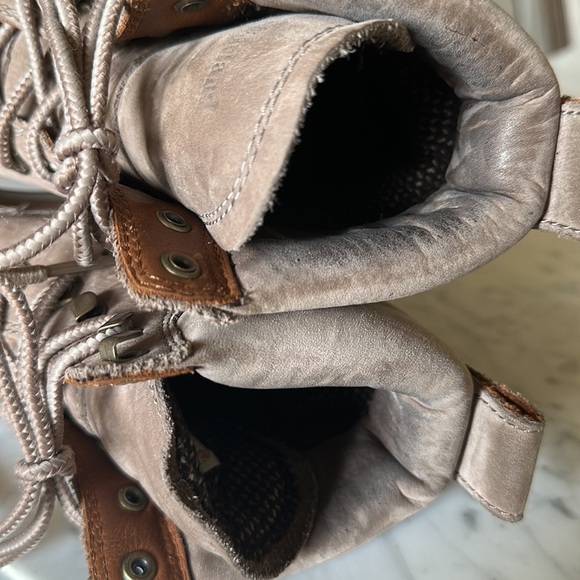 Suede waterproof timberland boots - Picture 8 of 8